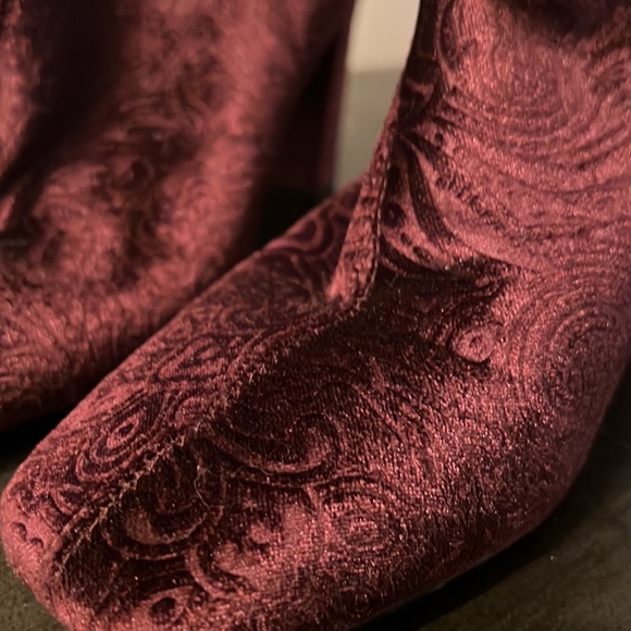 Velvet Booties NINE WEST - Picture 6 of 6